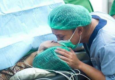 Resmi Jadi Ayah, 5 Potret Rizky Febian Temani Mahalini Melahirkan Anak Pertama Resmi Jadi Ayah, 5 Potret Rizky Febian Temani Mahalini Melahirkan Anak Pertama