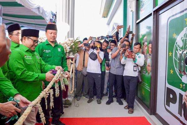 Resmikan Kantor PKB Indramayu, Gus Imin Harap Jadi Pusat Bantuan Masyarakat Resmikan Kantor PKB Indramayu, Gus Imin Harap Jadi Pusat Bantuan Masyarakat