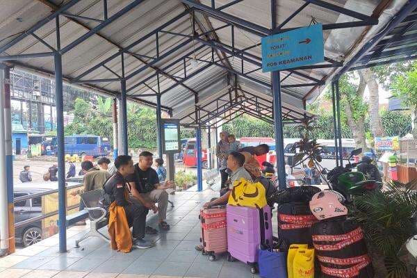 Ribuan Pemudik Tinggalkan Kota Bogor dari Terminal Baranangsiang Ribuan Pemudik Tinggalkan Kota Bogor dari Terminal Baranangsiang