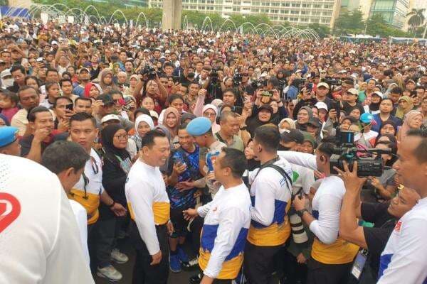 Bersama Kapolri, Ribuan Warga Tumpah Ruah Hadiri HUT Bhayangkara di CFD Jakarta Bersama Kapolri, Ribuan Warga Tumpah Ruah Hadiri HUT Bhayangkara di CFD Jakarta
