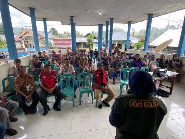3.000 Orang Harus Dievakuasi Akibat Erupsi Gunung Ibu, 5 Titik Pengungsian Disiapkan 3.000 Orang Harus Dievakuasi Akibat Erupsi Gunung Ibu, 5 Titik Pengungsian Disiapkan