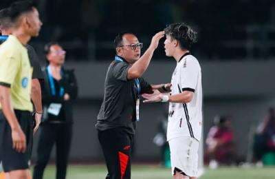 Persija Jakarta Tertinggal 10 Poin dari Persib Bandung, Ricky Nelson: Rileks Saja Persija Jakarta Tertinggal 10 Poin dari Persib Bandung, Ricky Nelson: Rileks Saja