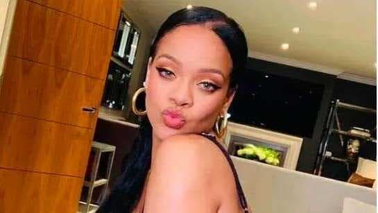 Profil dan Biodata Rihanna: Sosok Diva Ikonik yang Menginspirasi Dunia Profil dan Biodata Rihanna: Sosok Diva Ikonik yang Menginspirasi Dunia