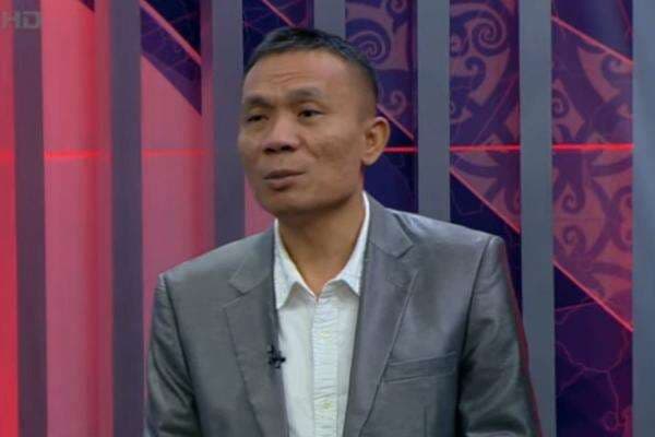 Rismon Sianipar Tegaskan Buku Jokowis White Paper Bukan untuk Serang Personal Rismon Sianipar Tegaskan Buku Jokowis White Paper Bukan untuk Serang Personal