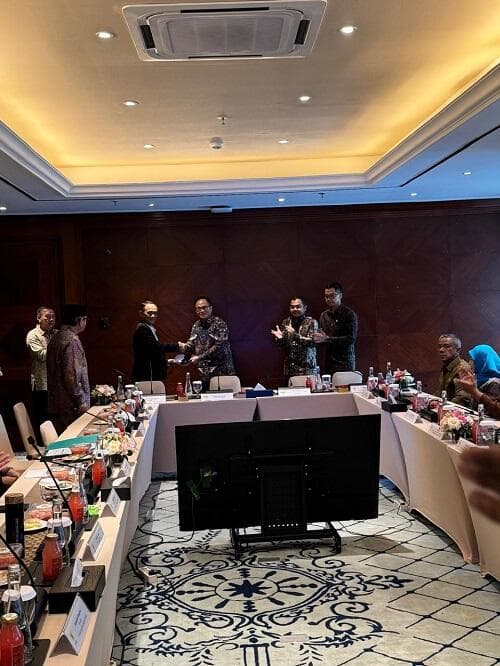 Riwayat Pendidikan Burhanuddin Abdullah, dari Gubernur BI Jadi Komut PLN Riwayat Pendidikan Burhanuddin Abdullah, dari Gubernur BI Jadi Komut PLN