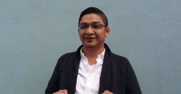 Riwayat Pendidikan Pasha Ungu, Raih Sarjana di Usia 40 Tahun Riwayat Pendidikan Pasha Ungu, Raih Sarjana di Usia 40 Tahun