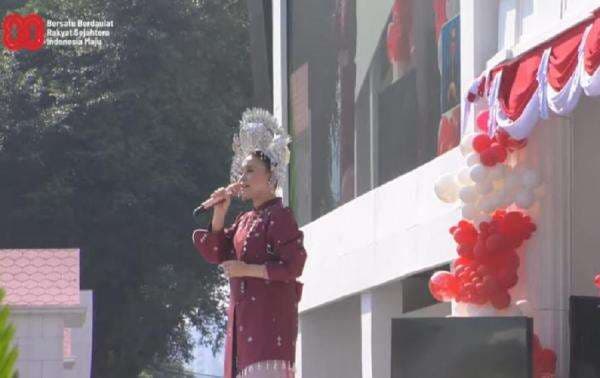 Rossa Nyanyi di Upacara Istana Merdeka, Pakai Suntiang dan Baju Adat Rossa Nyanyi di Upacara Istana Merdeka, Pakai Suntiang dan Baju Adat