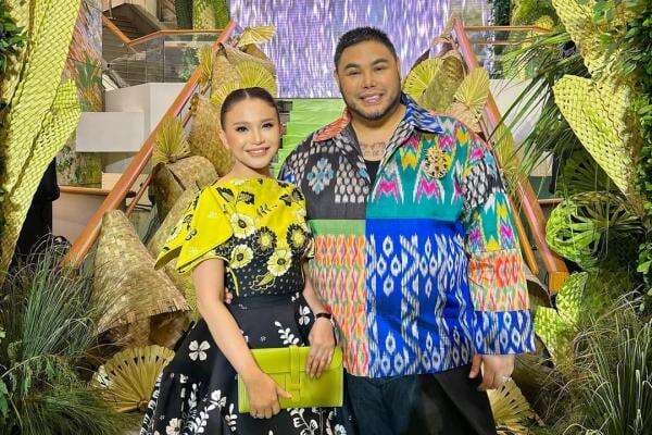 Rossa Akui Pernah Pacari Ivan Gunawan saat Sekolah, Kenalan di Sebuah Kelab Malam Rossa Akui Pernah Pacari Ivan Gunawan saat Sekolah, Kenalan di Sebuah Kelab Malam