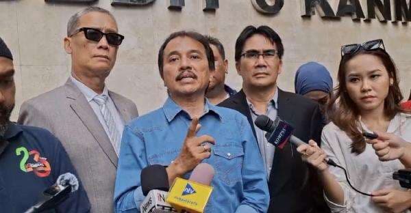 Jokowi Bertemu Dosen Pembimbing Akademik, Roy Suryo: Kasihan Beliau Jokowi Bertemu Dosen Pembimbing Akademik, Roy Suryo: Kasihan Beliau