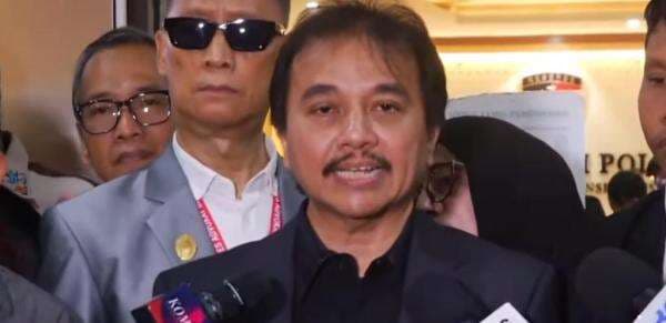 Roy Suryo Cs Tiba di Bareskrim untuk Gelar Perkara Khusus Ijazah Palsu Jokowi Roy Suryo Cs Tiba di Bareskrim untuk Gelar Perkara Khusus Ijazah Palsu Jokowi