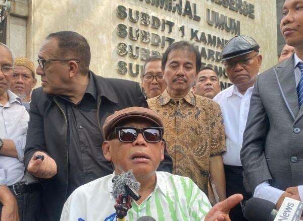 Eggi Sudjana Tantang Jokowi Tunjukkan Ijazah, Siap Minta Maaf jika Asli Eggi Sudjana Tantang Jokowi Tunjukkan Ijazah, Siap Minta Maaf jika Asli