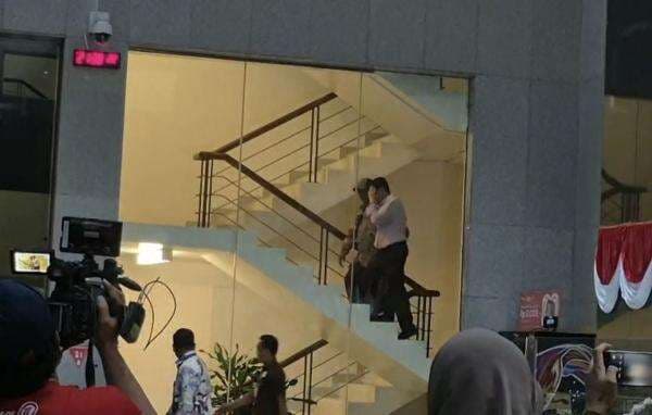 Rudy Ong Chandra Tiba di Gedung Merah Putih KPK usai Dijemput Paksa Rudy Ong Chandra Tiba di Gedung Merah Putih KPK usai Dijemput Paksa