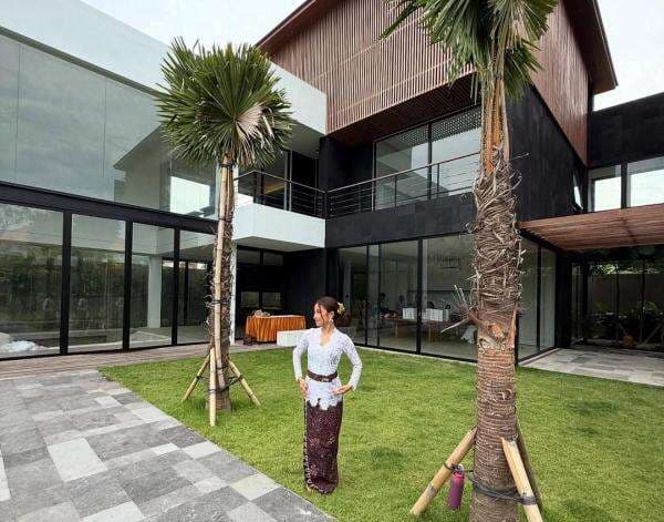 Jennifer Coppen Syukuran Rumah Mewah Baru untuk Kamari, Netizen: Kayak Mansion Jennifer Coppen Syukuran Rumah Mewah Baru untuk Kamari, Netizen: Kayak Mansion