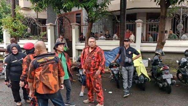 KPK Geledah Rumah La Nyalla Mattalitti terkait Kasus Korupsi Dana Hibah DPRD Jatim KPK Geledah Rumah La Nyalla Mattalitti terkait Kasus Korupsi Dana Hibah DPRD Jatim