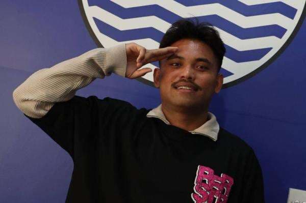 Saddil Ramdani Resmi Gabung Persib Bandung! Adam Alis: Dia Pemain Cepat dan Pengalaman Internasional Saddil Ramdani Resmi Gabung Persib Bandung! Adam Alis: Dia Pemain Cepat dan Pengalaman Internasional