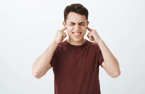 Penyebab Telinga Berdengung Setelah Pakai Headset Penyebab Telinga Berdengung Setelah Pakai Headset