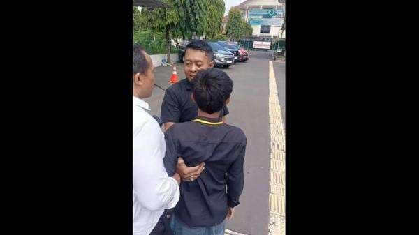 Kuasa Hukum Ungkap Saksi Kunci Kasus Penembakan Siswa SMK Semarang Dihalangi OTK Kuasa Hukum Ungkap Saksi Kunci Kasus Penembakan Siswa SMK Semarang Dihalangi OTK