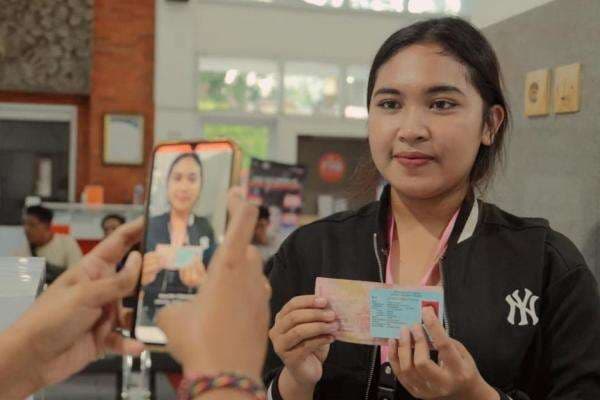 Salurkan BSU di Bali, Pos Indonesia Permudah Pekerja yang Tak Punya Rekening Bank Salurkan BSU di Bali, Pos Indonesia Permudah Pekerja yang Tak Punya Rekening Bank