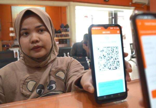 Salurkan BSU di Batam, Pos Indonesia Layani Ratusan Penerima per Hari Salurkan BSU di Batam, Pos Indonesia Layani Ratusan Penerima per Hari