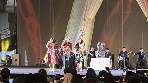 Sandhy Sandoro hingga Joy Tobing Tampil Memukau di Konser Musikal Keroncong Sandhy Sandoro hingga Joy Tobing Tampil Memukau di Konser Musikal Keroncong