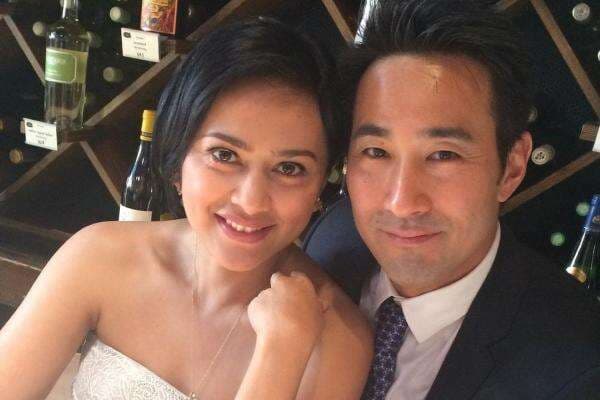 Sarah Sechan Dapat Mawar Merah dari Suami di <i>Anniversary</i> Pernikahan ke-9 Sarah Sechan Dapat Mawar Merah dari Suami di <i>Anniversary</i> Pernikahan ke-9