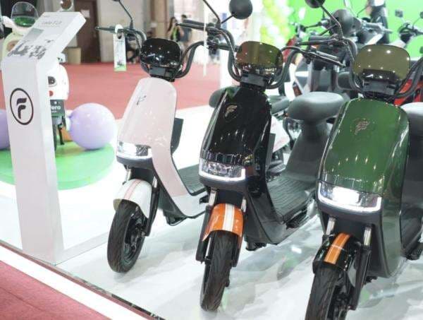 Sasar Keluarga Muda, Ofero Hadirkan Motor Listrik Mulai Rp3 Juta Sasar Keluarga Muda, Ofero Hadirkan Motor Listrik Mulai Rp3 Juta