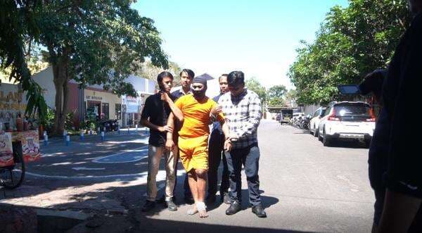 Satu dari Tiga Begal Guru di Bangkalan Ditangkap, Ini Orangnya! Satu dari Tiga Begal Guru di Bangkalan Ditangkap, Ini Orangnya!