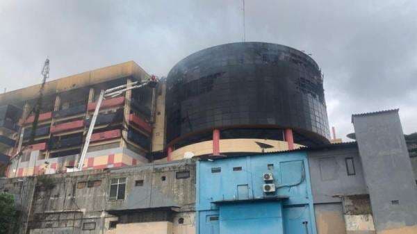 Satu Orang Dikabarkan Hilang di Kebakaran Plaza Glodok, Damkar Lakukan Pencarian! Satu Orang Dikabarkan Hilang di Kebakaran Plaza Glodok, Damkar Lakukan Pencarian!