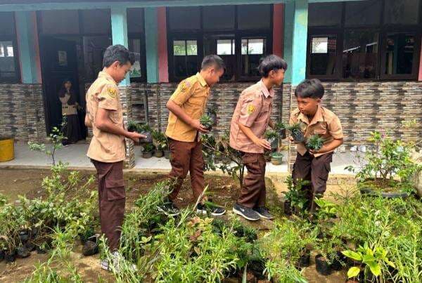 SDN Babakan Kencana Apresiasi MNC Peduli dan MNC Land: Taman Lebih Indah SDN Babakan Kencana Apresiasi MNC Peduli dan MNC Land: Taman Lebih Indah