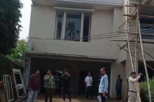 2 Mantan Menteri Rebutan Rumah Mewah di Kemang, Saling Lapor Polisi 2 Mantan Menteri Rebutan Rumah Mewah di Kemang, Saling Lapor Polisi