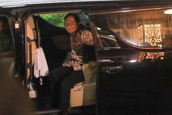 Sebut Nama Luhut dan Wiranto, Jokowi Bilang Mahfud MD Menko Polhukam Terlama di Eranya