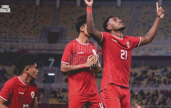 Segini Gaji Pemain Timnas Indonesia U-19 Piala AFF 2024 Muhammad Iqbal Gwijangge di Klub Barito Putera Segini Gaji Pemain Timnas Indonesia U-19 Piala AFF 2024 Muhammad Iqbal Gwijangge di Klub Barito Putera