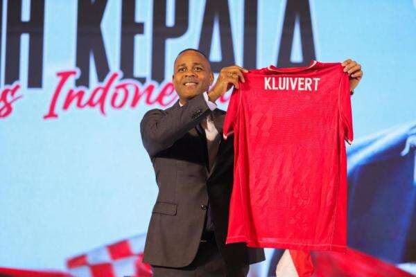 Segini Perbandingan Gaji Patrick Kluivert dengan Pelatih Australia Tony Popovic, Ternyata Jomplang Segini Perbandingan Gaji Patrick Kluivert dengan Pelatih Australia Tony Popovic, Ternyata Jomplang