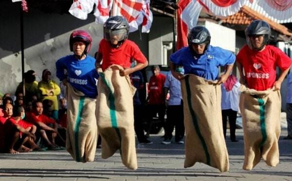 Sejarah dan Asal Usul Lomba Balap Karung yang Populer hingga Sekarang Sejarah dan Asal Usul Lomba Balap Karung yang Populer hingga Sekarang