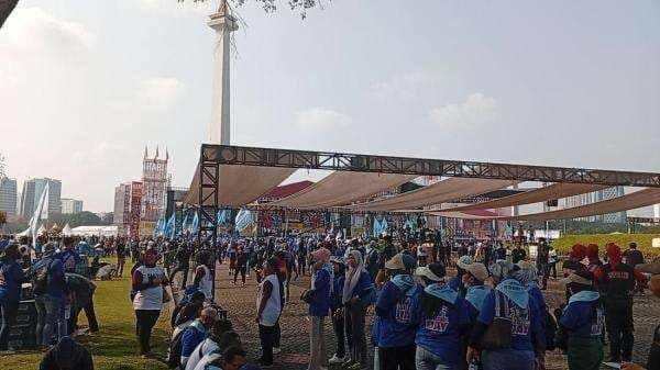 Sejumlah Menteri hingga Pimpinan DPR Hadiri May Day 2025 di Silang Monas Sejumlah Menteri hingga Pimpinan DPR Hadiri May Day 2025 di Silang Monas