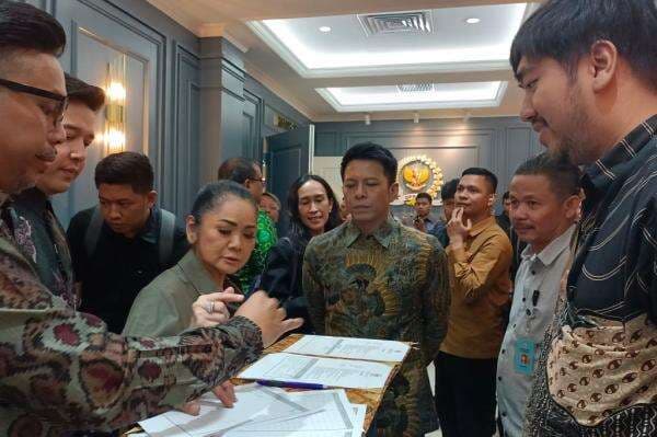 Ariel Noah hingga Vina Panduwinata Datangi DPR, Bahas Royalti Musik Ariel Noah hingga Vina Panduwinata Datangi DPR, Bahas Royalti Musik