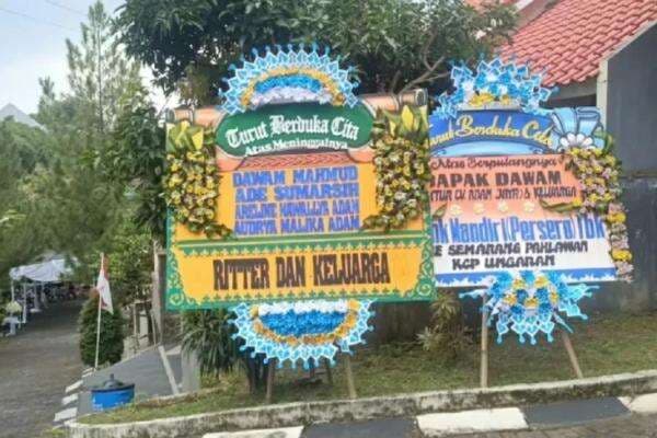 Sekeluarga yang Meninggal Kecelakaan Maut Bus Jemaah Umrah Dimakamkan di Arab Saudi Sekeluarga yang Meninggal Kecelakaan Maut Bus Jemaah Umrah Dimakamkan di Arab Saudi