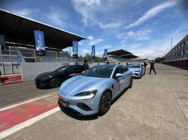 Selain BYD Seal, Ini 10 Mobil yang Mampu Berakselerasi 0-100 Km/Jam dalam 3 Detik Selain BYD Seal, Ini 10 Mobil yang Mampu Berakselerasi 0-100 Km/Jam dalam 3 Detik