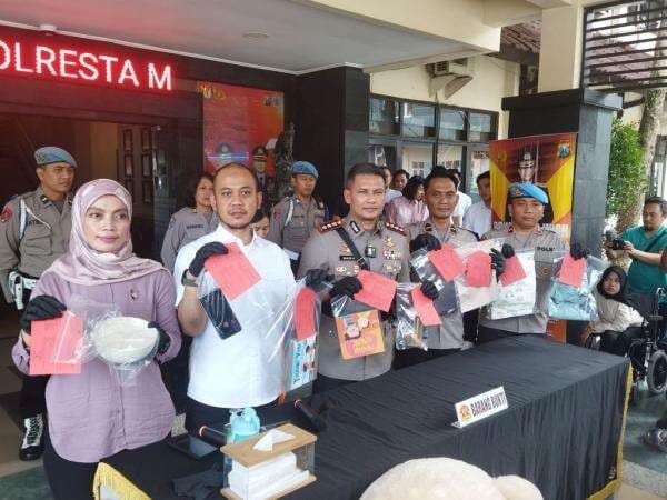 Selebgram Malang Ngaku Anaknya Bukan Hanya Sekali Dianiaya Baby Sitter Selebgram Malang Ngaku Anaknya Bukan Hanya Sekali Dianiaya Baby Sitter