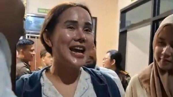 Senyum Selebgram Isa Zega Dijebloskan ke Lapas Perempuan Malang Senyum Selebgram Isa Zega Dijebloskan ke Lapas Perempuan Malang