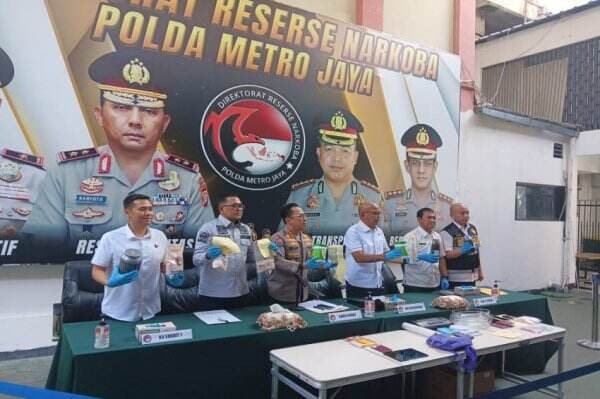 Selundupkan Kokain Cair, 2 WNA Portugal Ditangkap di Bandara Soetta dan Bali