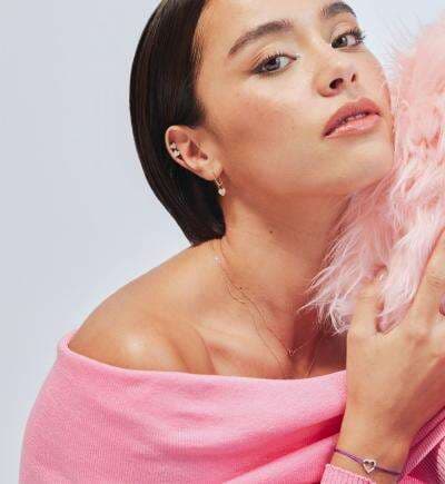 Semarakan Valentine, ISAGO Luncurkan Koleksi Heart Solitaire dan Engravable Bracelet Semarakan Valentine, ISAGO Luncurkan Koleksi Heart Solitaire dan Engravable Bracelet