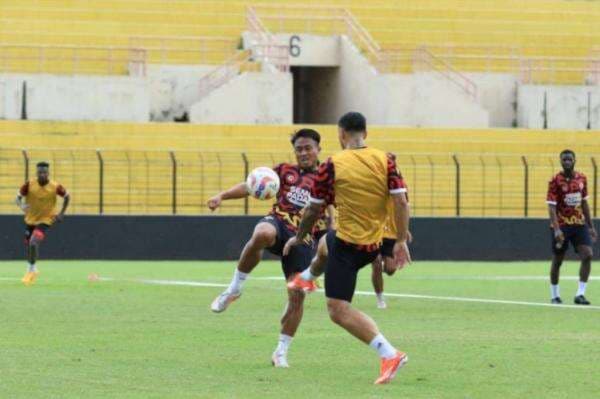 Panaskan Mesin, Semen Padang Siapkan 2 Uji Coba Internasional Panaskan Mesin, Semen Padang Siapkan 2 Uji Coba Internasional