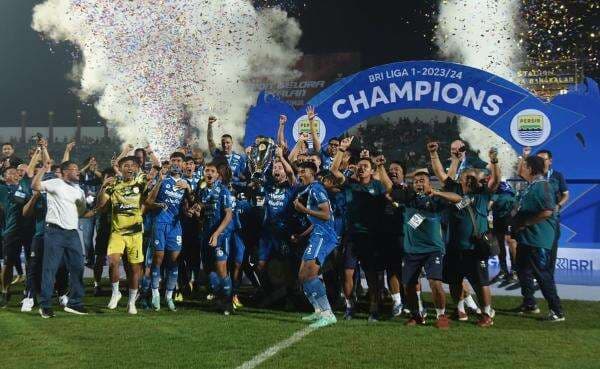 Bek Persib Bandung Ini Bakal Jadi Pemain dengan Koleksi Juara Liga Indonesia Terbanyak! Bek Persib Bandung Ini Bakal Jadi Pemain dengan Koleksi Juara Liga Indonesia Terbanyak!