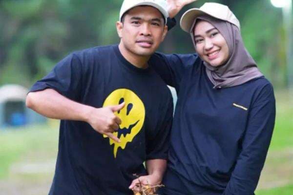 Septia Yetri Opani Bongkar Dugaan Perselingkuhan Putra Siregar: Tahu Diri, Itu Suami Orang! Septia Yetri Opani Bongkar Dugaan Perselingkuhan Putra Siregar: Tahu Diri, Itu Suami Orang!