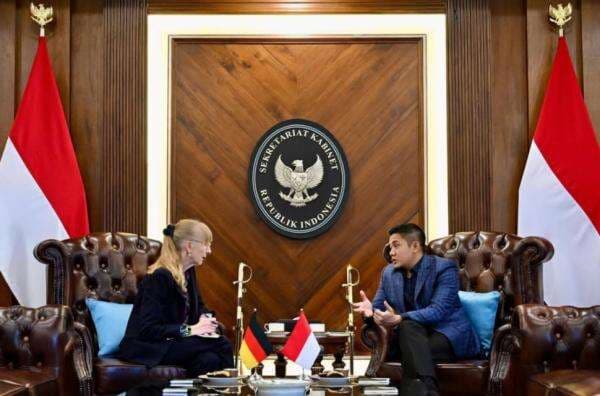 Seskab Teddy Bertemu Dubes Jerman Ina Lepel, Bahas Perkembangan Hubungan Bilateral Seskab Teddy Bertemu Dubes Jerman Ina Lepel, Bahas Perkembangan Hubungan Bilateral