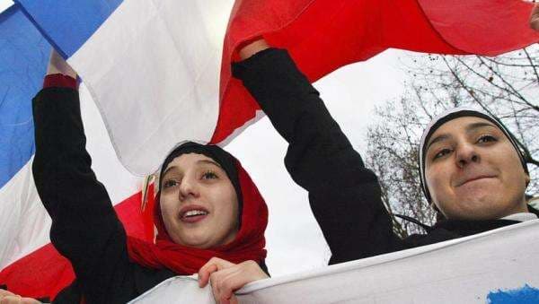 Setelah Berlaku di Sekolah, Mendagri Prancis Akan Larang Penggunaan Jilbab di Kampus Setelah Berlaku di Sekolah, Mendagri Prancis Akan Larang Penggunaan Jilbab di Kampus