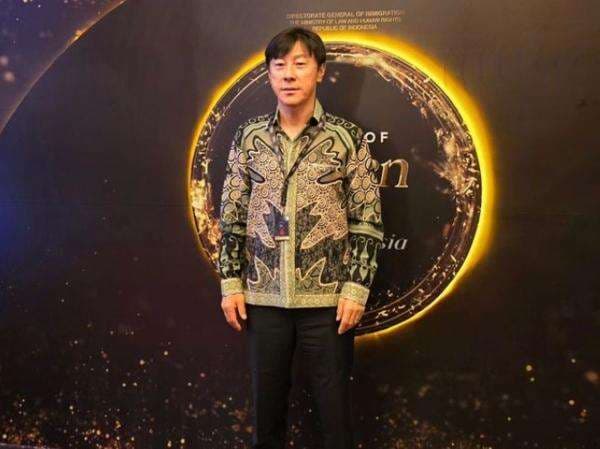 Adu Gaji Kim Pan-gon dengan Shin Tae-yong di Ulsan HD, bak Bumi dan Langit? Adu Gaji Kim Pan-gon dengan Shin Tae-yong di Ulsan HD, bak Bumi dan Langit?