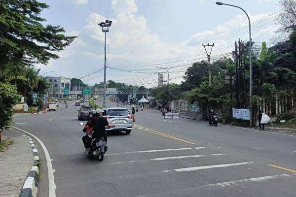 Siang Ini Jalur Puncak Bogor One Way Menuju Jakarta Siang Ini Jalur Puncak Bogor One Way Menuju Jakarta