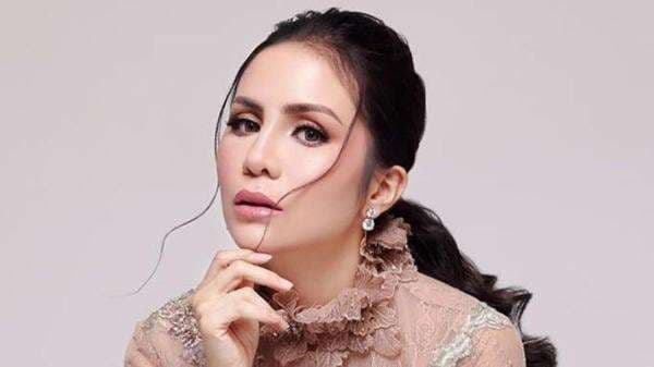 Siapakah Nama Asli Momo Geisha? Siapakah Nama Asli Momo Geisha?